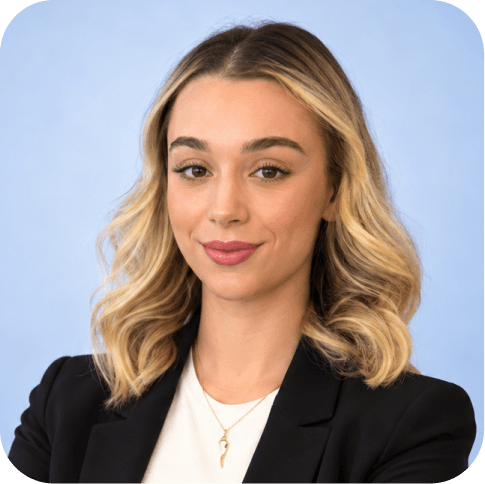 Ceyda Karakaş, satış mütəxəssisi